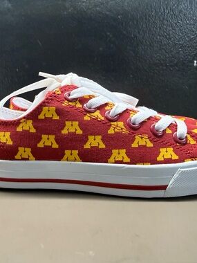 New with Box Unisex University Of Minnesota Row One Canvas Size Men 3.5/Women 5